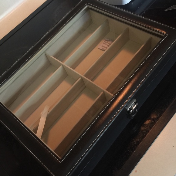 Sunglasses display case - Picture 5 of 6